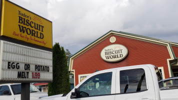 Tudor's Biscuit World outside