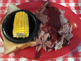 Ted's Smokehouse food