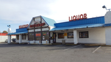 Charlie's Liquor Store food