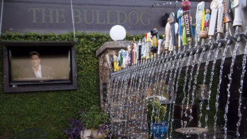 The Bulldog, Baton Rouge food