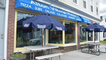 Alton Village Pizza inside