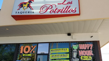 Los Potrillos Taqueria outside