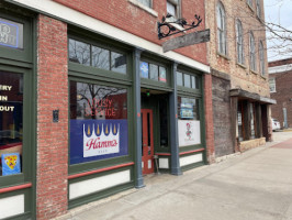 Horseshoe Tavern outside