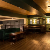 Scholars Bar & Lounge inside