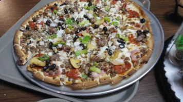 B J's Pizza House food