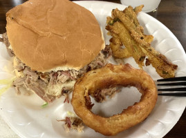 Chubby's Bbq food