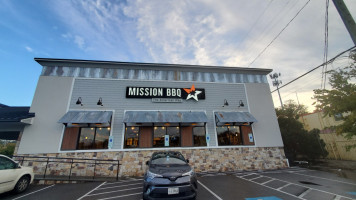 Mission Bbq outside