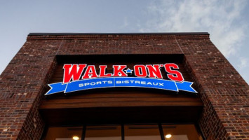 Walk On's Sports Bistreaux Bossier inside