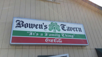 Bowen's Pizzeria Deli outside