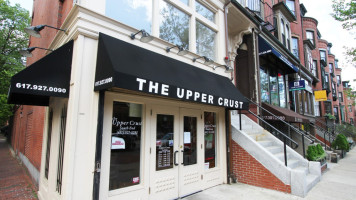 The Upper Crust Pizzeria outside