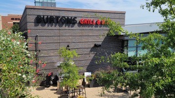 Burtons Grill outside