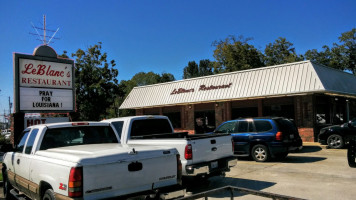 Le Blanc's Drive Inn outside