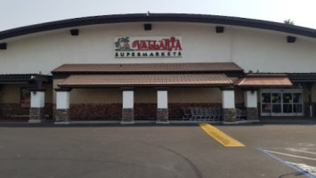 Vallarta Supermarkets outside