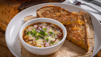 Kōkeʻe Lodge food