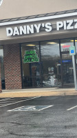 Danny's Pizza Subs outside