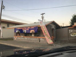 Taqueria Alex outside