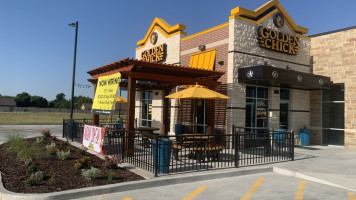 Golden Chick outside