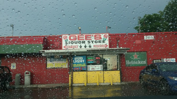 Jamaica Gee's food