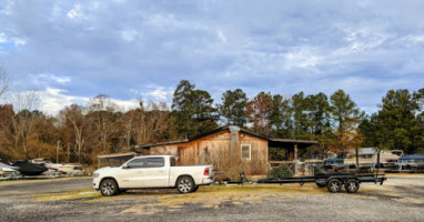 Shealy's Landing Llc outside