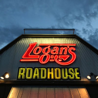 Logan's Roadhouse food