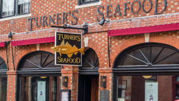 Turner's Seafood At Lyceum Hall -salem food