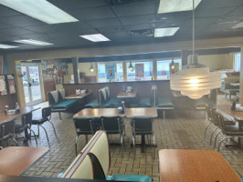 Long John Silver's A&w inside