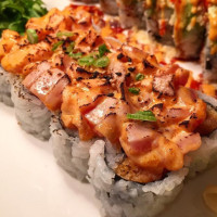 Maki Sushi Grill food