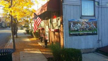 Columbus Club Carteret outside