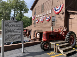 Franklin Cider Mill outside