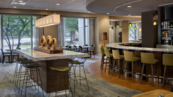 The Bistro At Courtyard By Marriott Downtown food