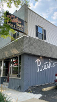 Prush's Grill outside