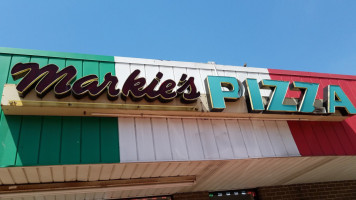 Markie's Pizza food