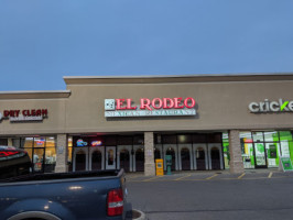 El Rodeo outside