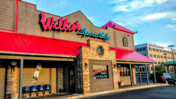 Willie's Sports Cafe food