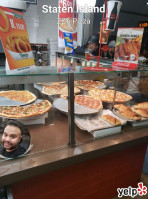 Zz's Pizza food