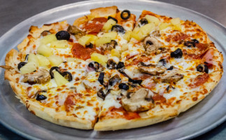 Larry's Pizza Of Paragould food