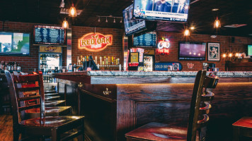 Red Oak Pub And inside