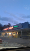 Giant Eagle Supermarket outside