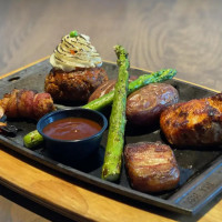 Carve American Grille food