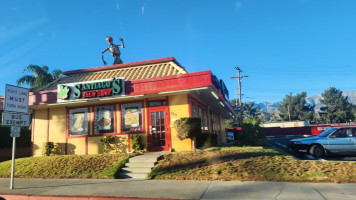 Santiago's Taco Shop outside