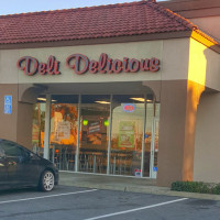 Deli Delicious outside