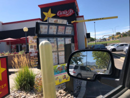 Carl’s Jr. outside