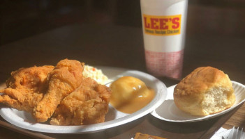 Lee's Famous Recipe Chicken food