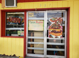 Tacos Rojas inside