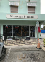 Michael's Pizzeria inside