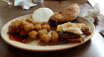 Skid's Drive-in In Burl food