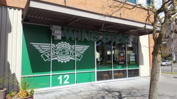 Wingstop outside