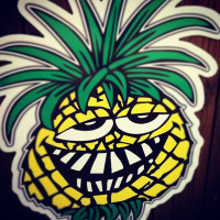 Pineapple Willy's food