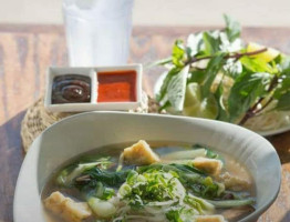 Pho D'lite food