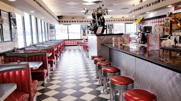 Mega Classic Diner outside